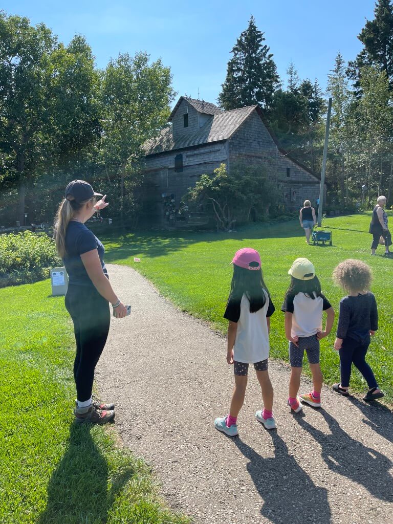 Junior Naturalists - Outdoors | Ellis Nature Centre